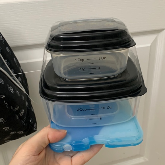 Fit and Fresh Skull Lunch Bag with FREE Containers and Cooler! - Picture 12 of 16